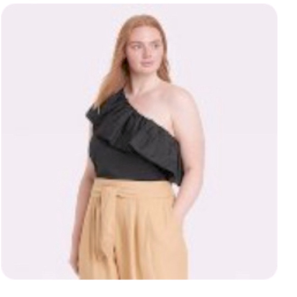 New with tag. Plus Size Ruffle. One Shoulder
Blouse - Who What Wear™ Black 2X